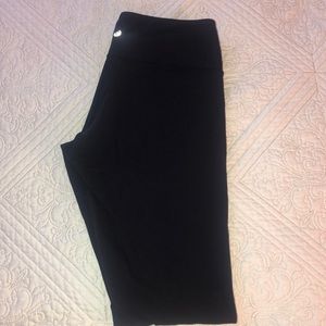 Lululemon black leggings, Wunder Under low-rise.
